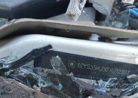 2015 Cadillac Escalade Esv Luxury z USA, uszkodzony, nr VIN 1GYS3SKJXFR712807